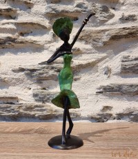 Statuette bronze africaine 22 cm "La pose"