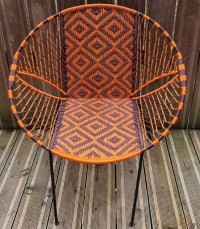 Chaise de jardin orange et marron motifs losange