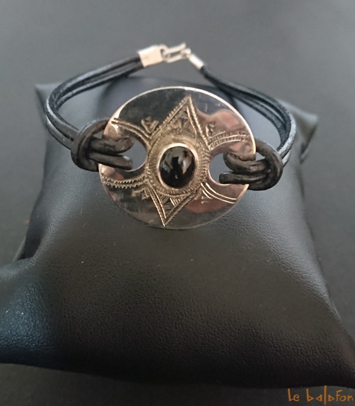 Bracelet en argent avec symboles ethniques touareg